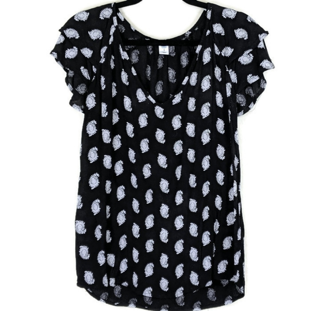 4/25 ON Black & White Ruffle Paisley SS Top sz S
